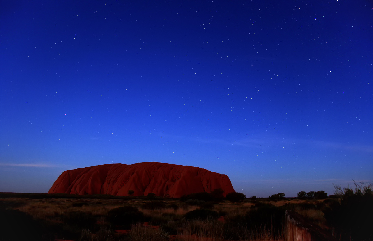 Uluru im Mondschein