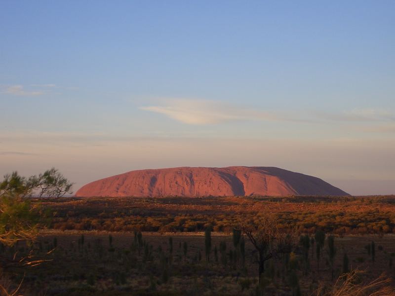 Uluru im Morgengrauen