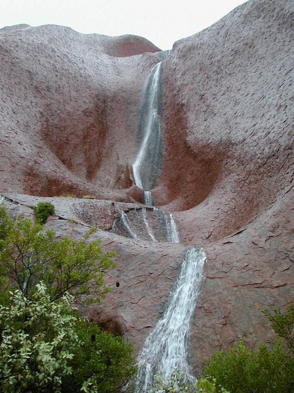 Uluru in Regen Part II