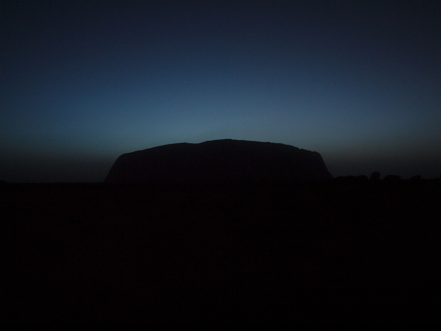 "Uluru" Silhouette
