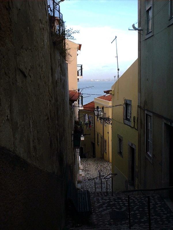 um beco em Lisboa