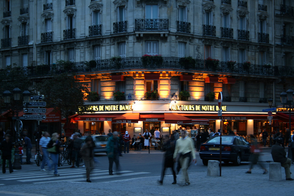 Um die Ecke in Paris