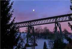 Um diese Zeit fährt kein Zug über die Brücke