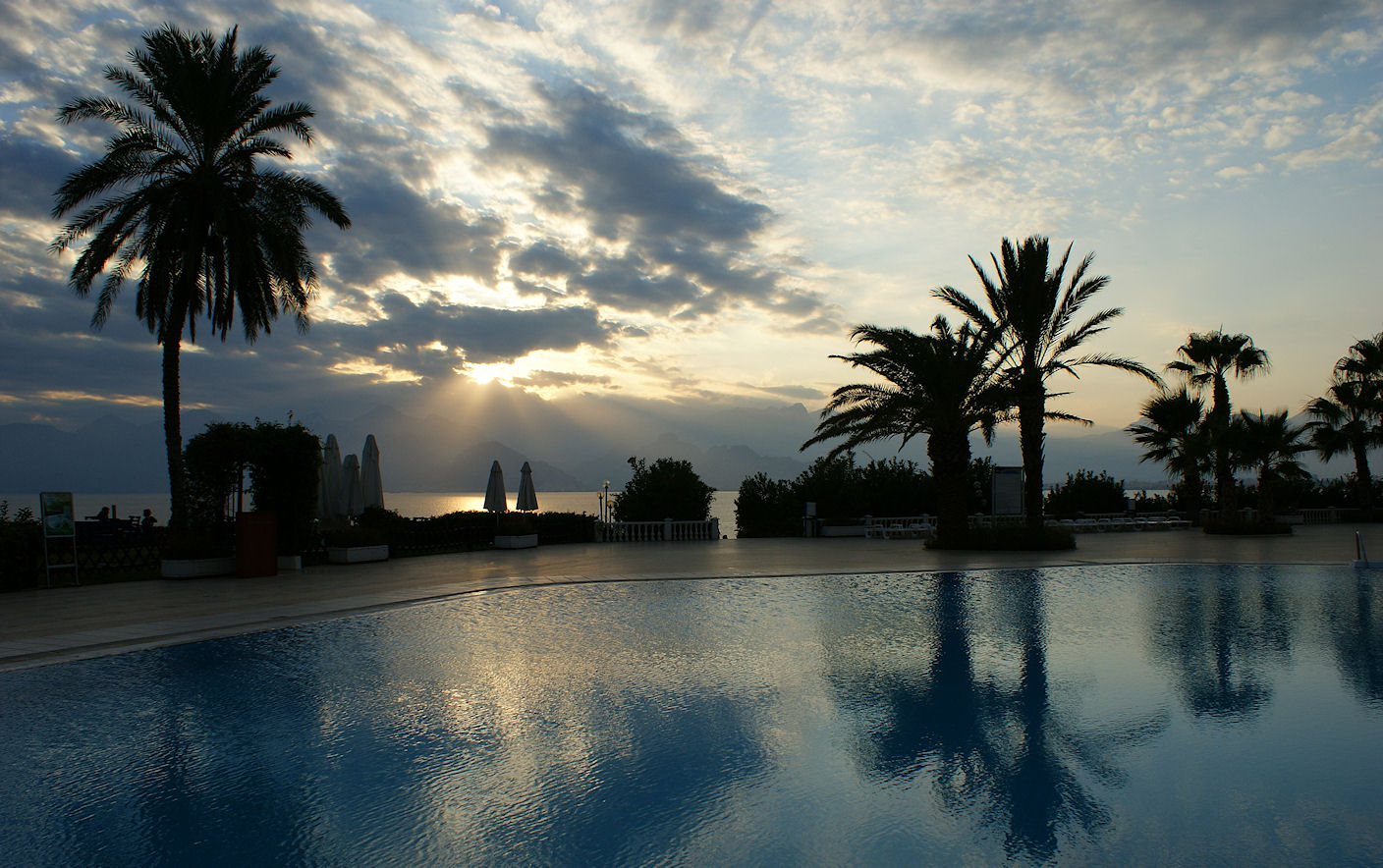 Um jetzt noch den Sonnenuntergang am Pool genießen zu können