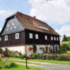 Umgebindehaus mit Bauerngarten