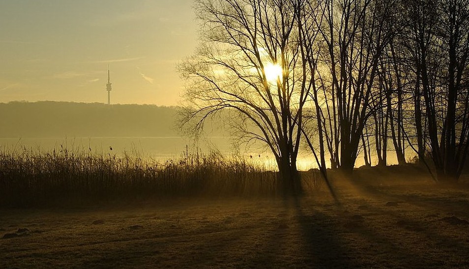 Umgebung Potsdam,- Sonnenaufgang am Jungfernsee.