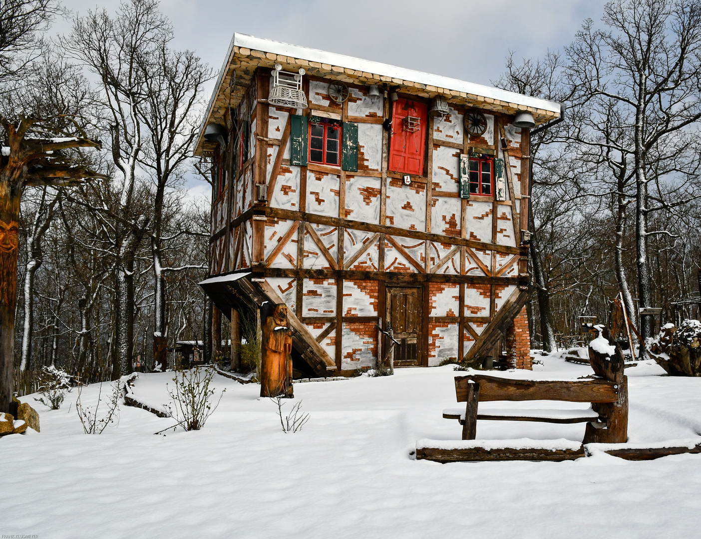 Umgedrehtes Hexenhaus