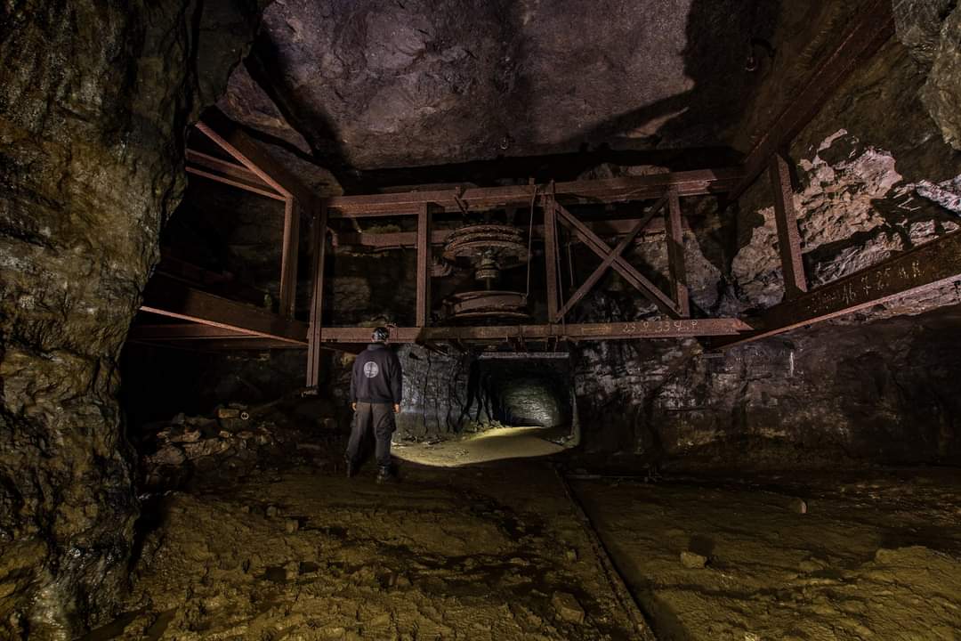 Umlenkrolle in einer verlassenen Mine