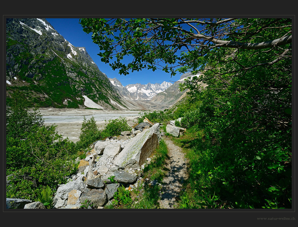 Umrahmte Bergwelt