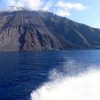 Umrundung des Stromboli per Schiff