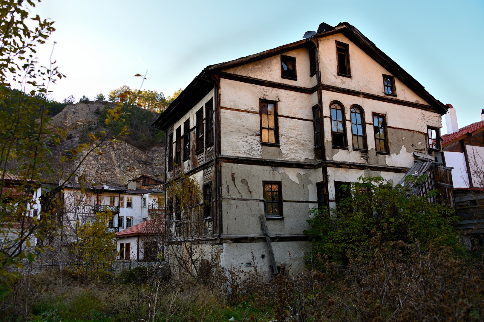 Umweltfreundlich - gebaut aus Lehm und Holz, aber unbewohnt.