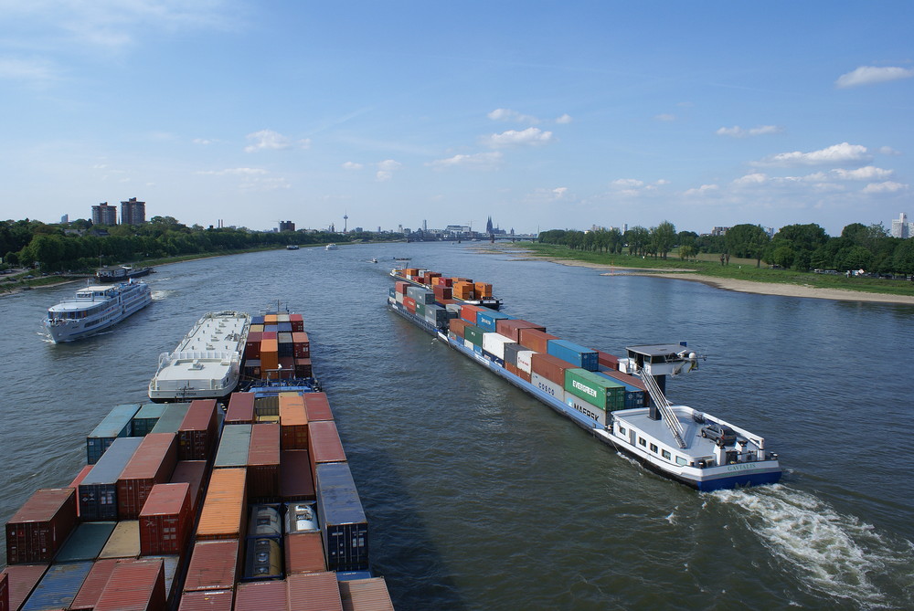 Umweltfreundliche Transporte auf Rhein