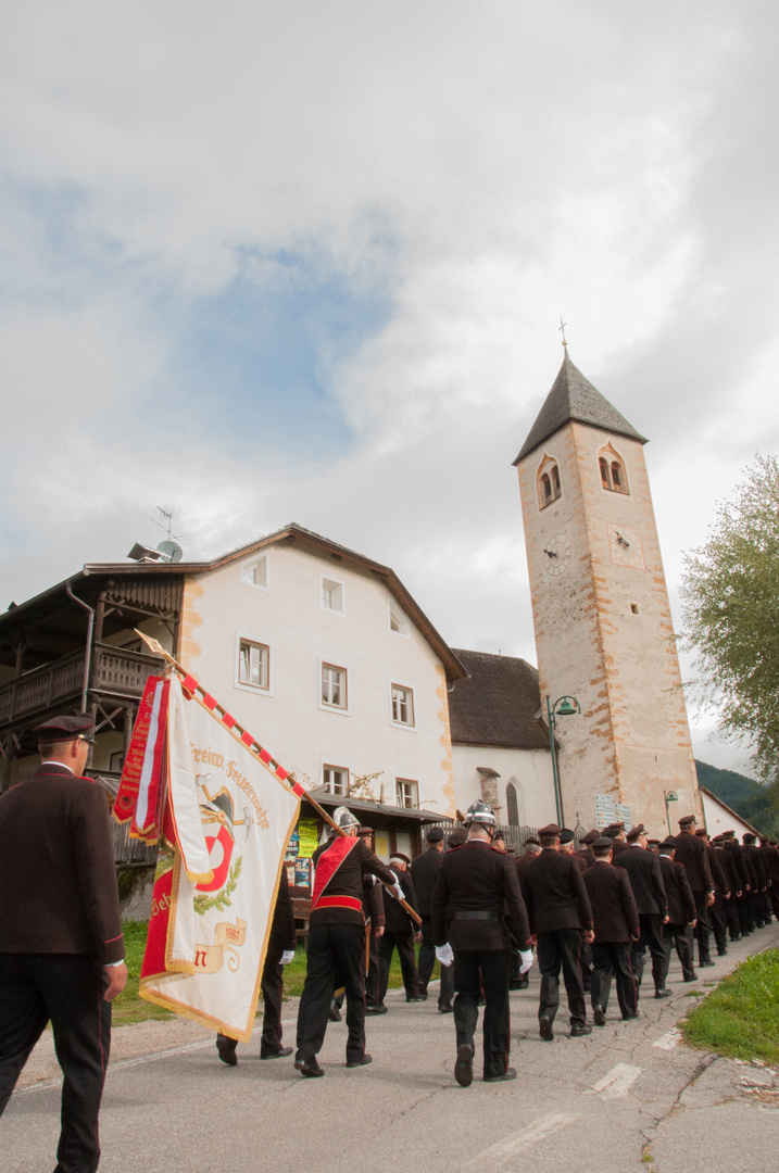 Umzug der Freiwilligen Feuerwehr