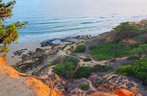 Un accès à la mer en fin d’après-midi