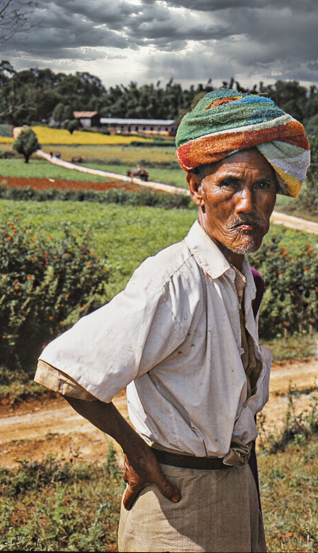 un air très dubitatif, ce paysan