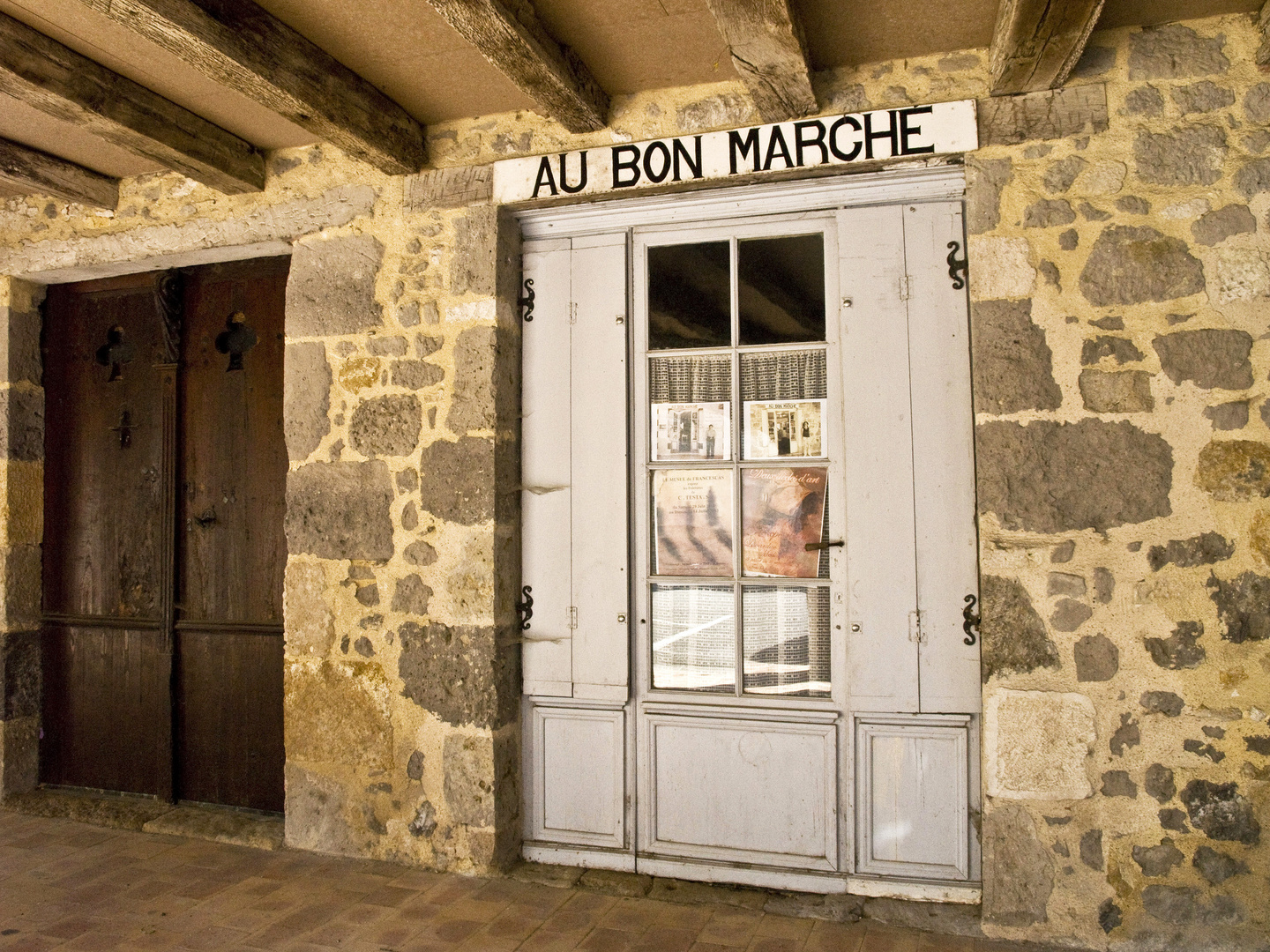 Un ancien petit grand magasin