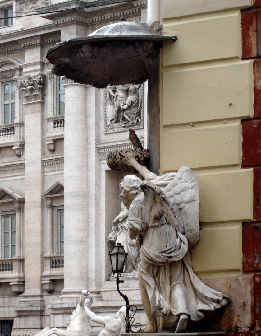 Un angelo scopre la Fontana di Trevi