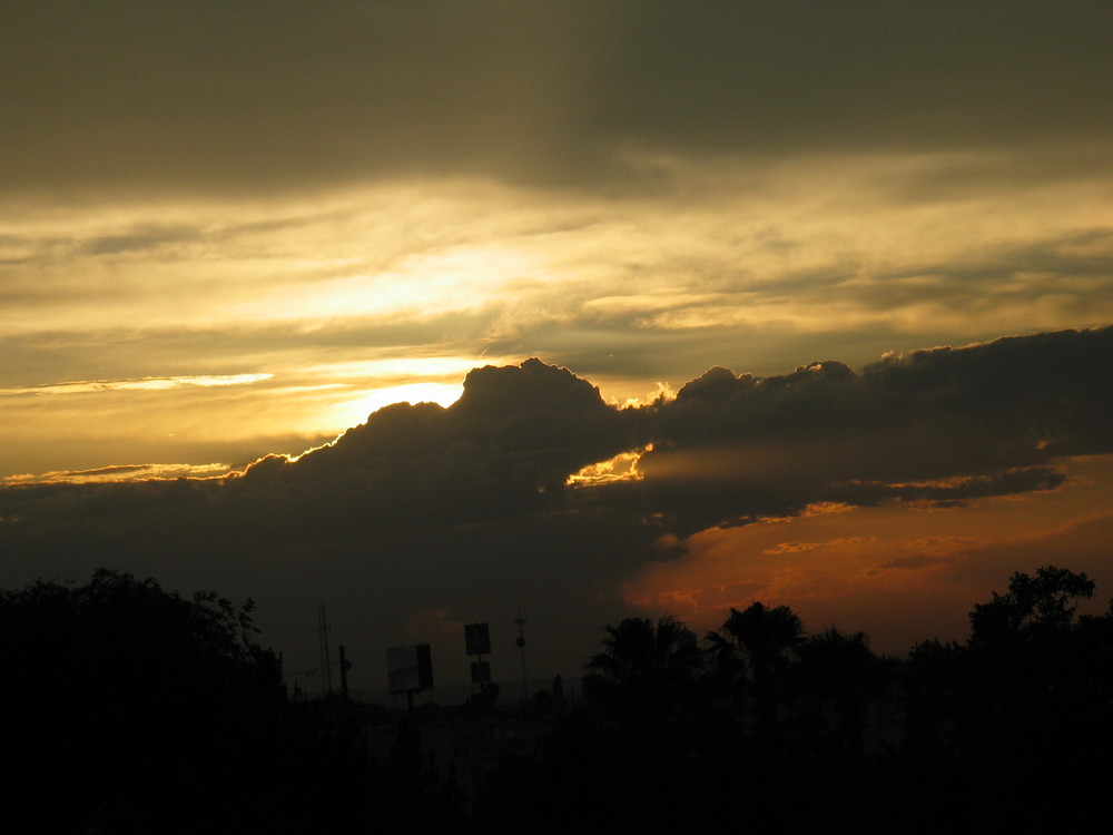 Un atardecer e mi hogar