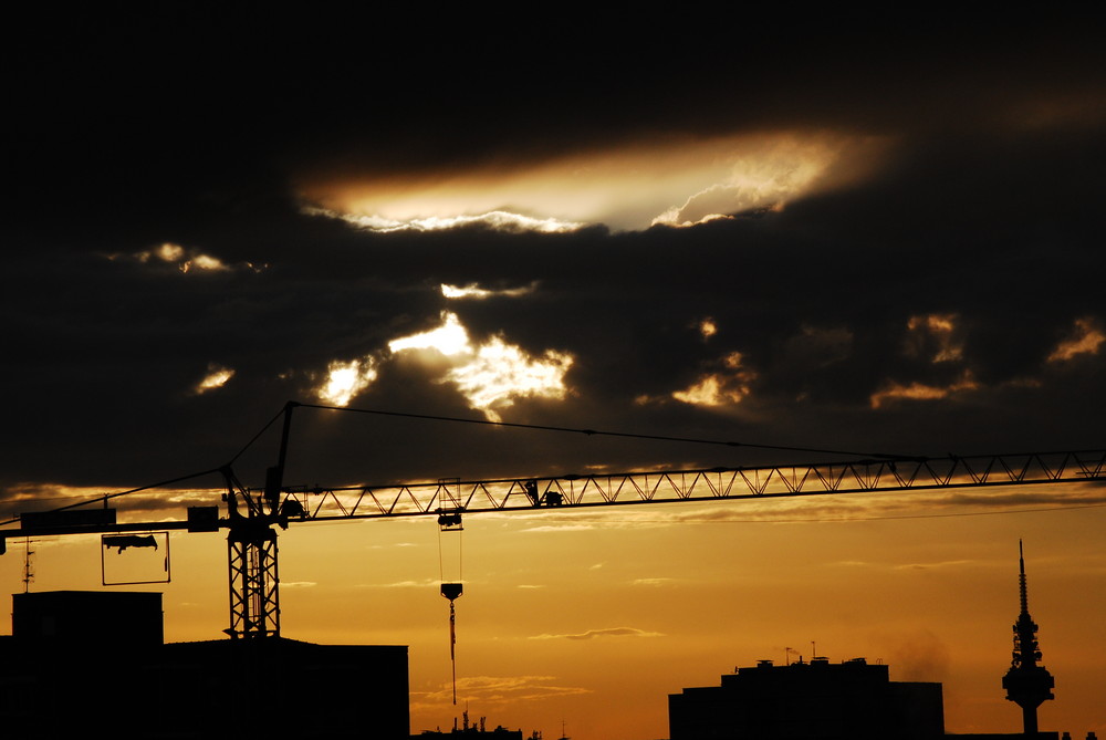 un atardecer nuboso