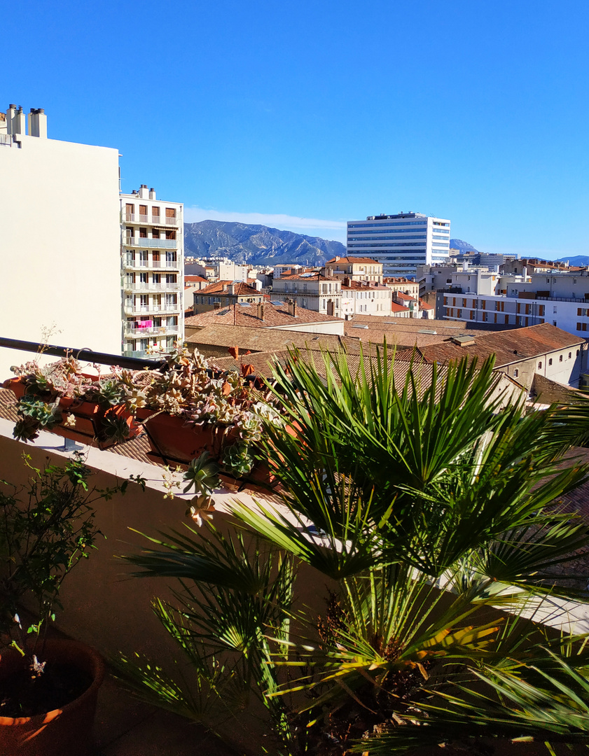 Un balcon sur la ville