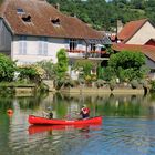 ...un bateau rouge vif !!!...