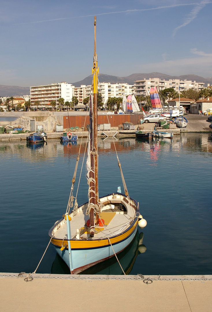 un beau petit bateau