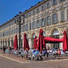 un caffè in piazza San Carlo (TO)