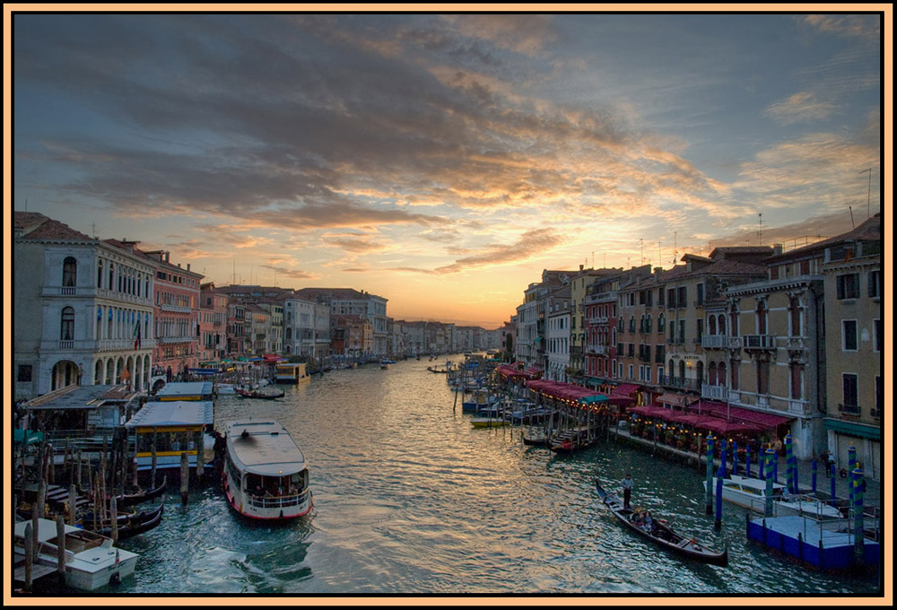 Un Canal Veneciano