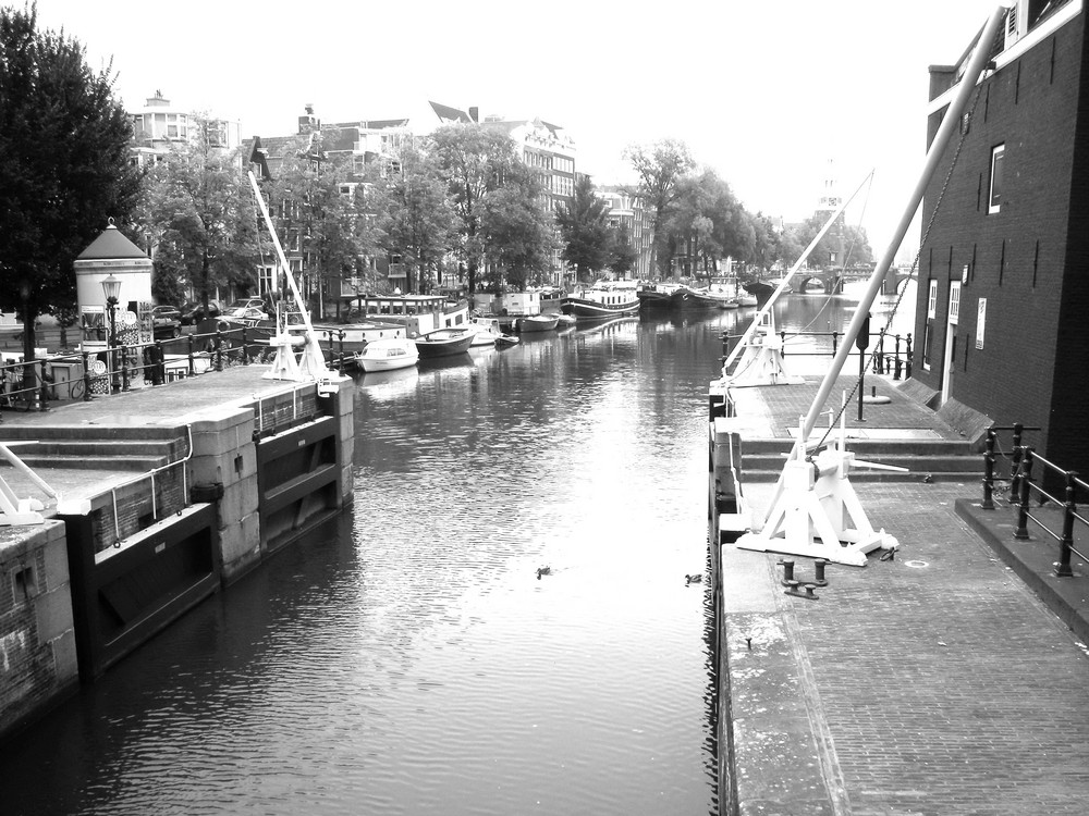 un canale ad Amsterdam