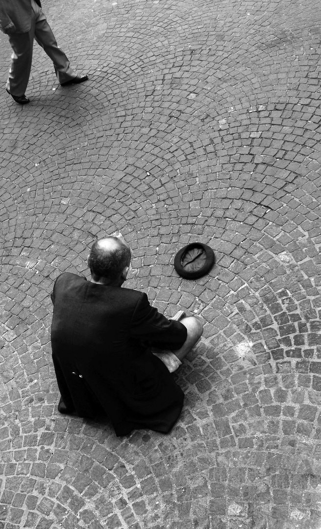 un cappello disertato dai sogni - foto di Gianni Pane