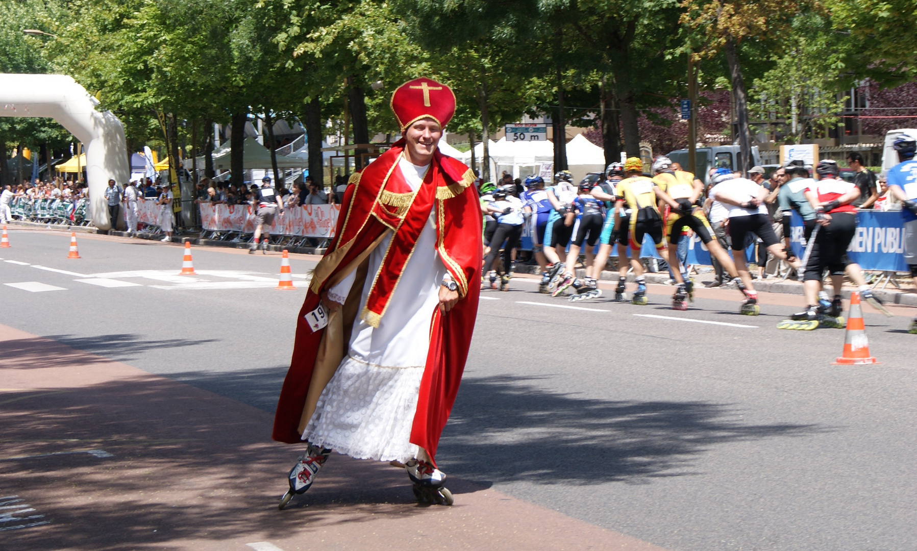 un cardinal sur roulettes !!!!!!