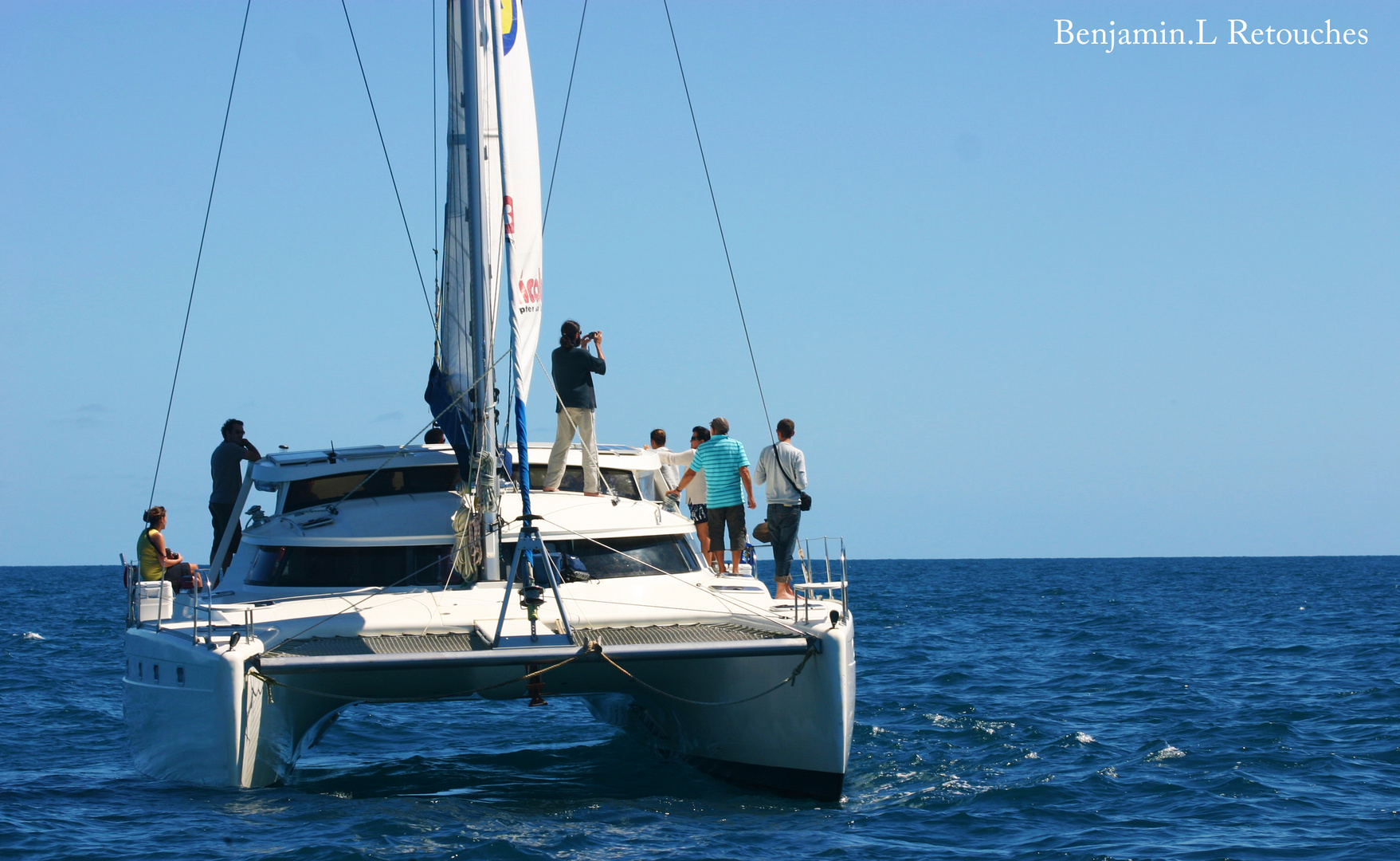 Un catamaran sur les eaux calédoniennes.