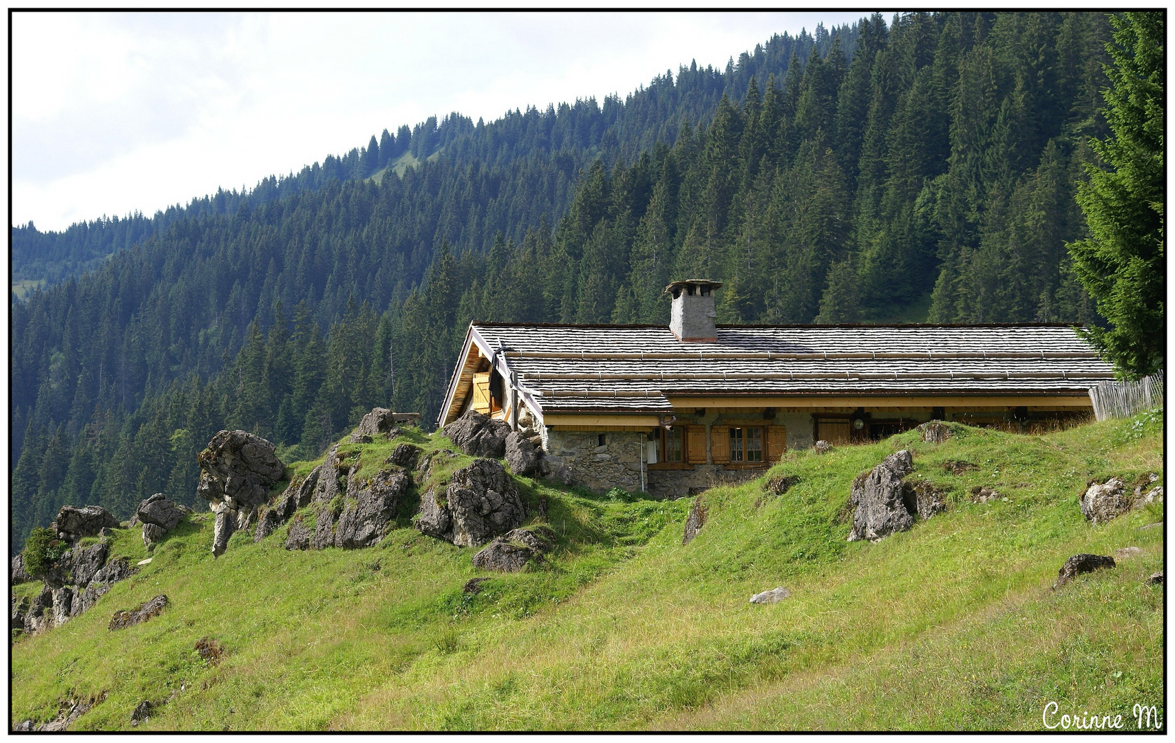 Un chalet dans la montagne