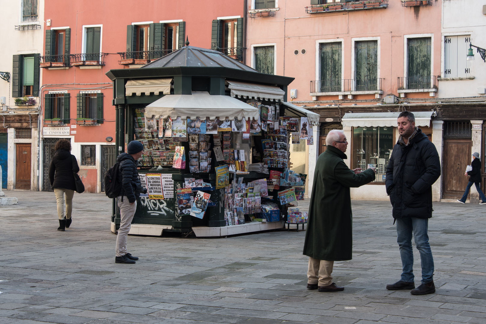 un chiosco di giornali