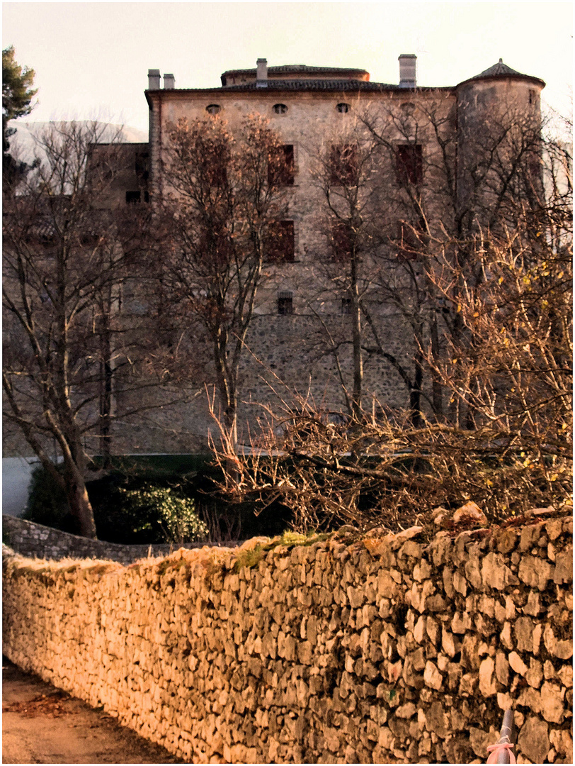 Un château en hiver. 2