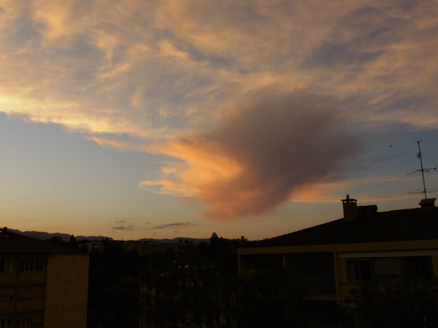 Un ciel au crépuscule