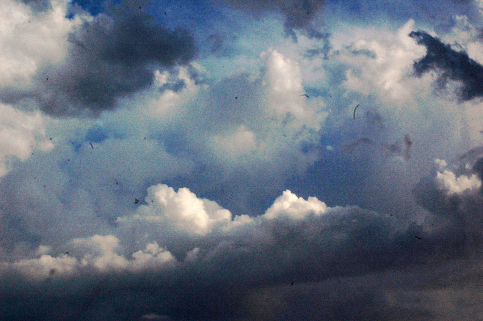 UN CIEL PAR MAUVAIS TEMPS