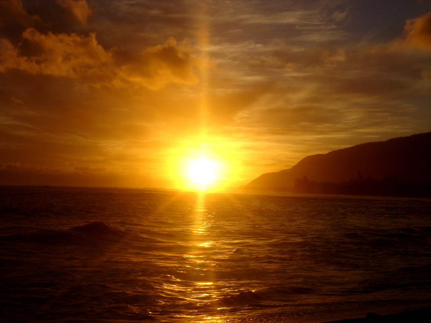 Un coucher de soleil from tahiti