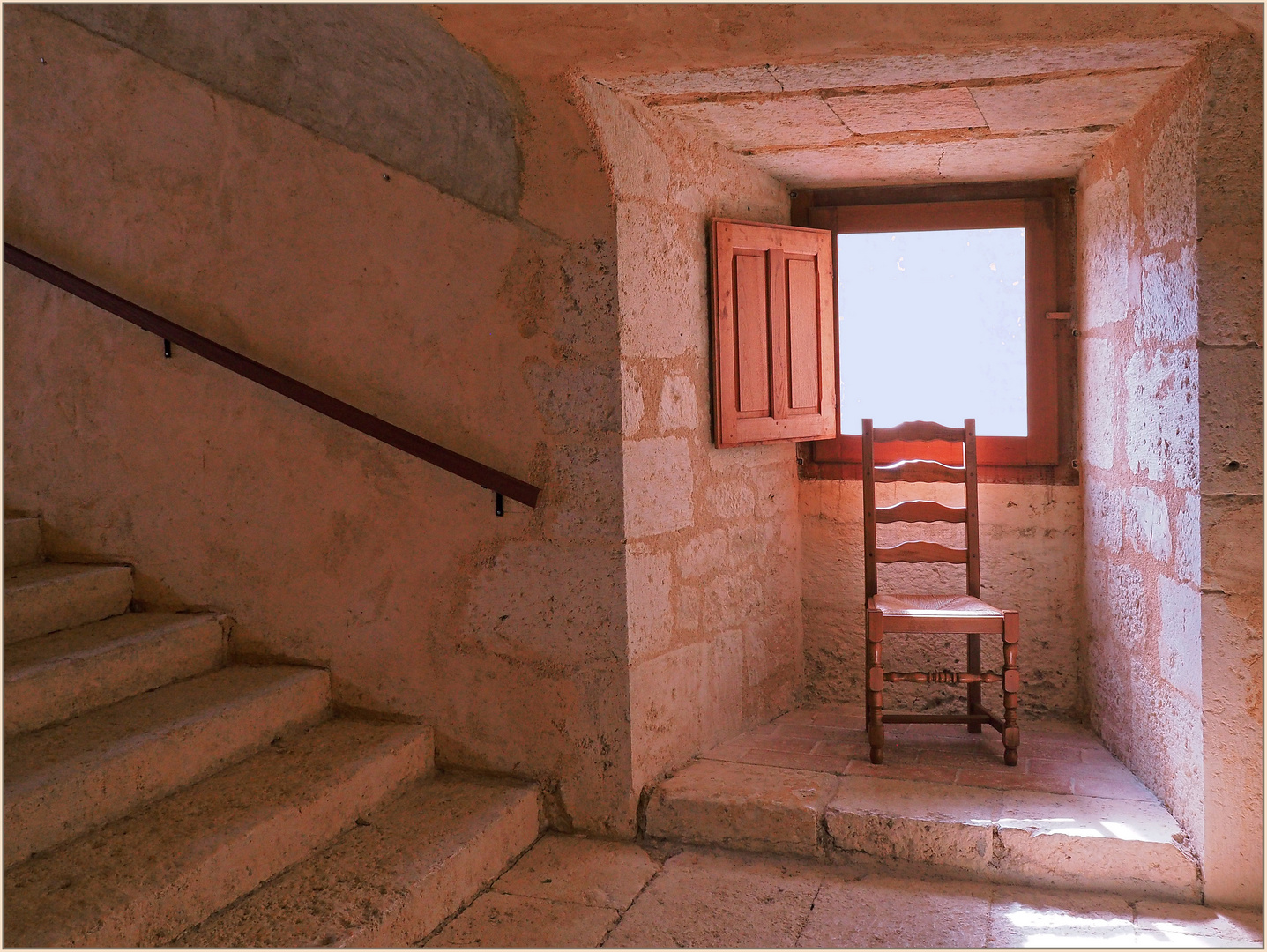 Un des escaliers du Château de Lavardens