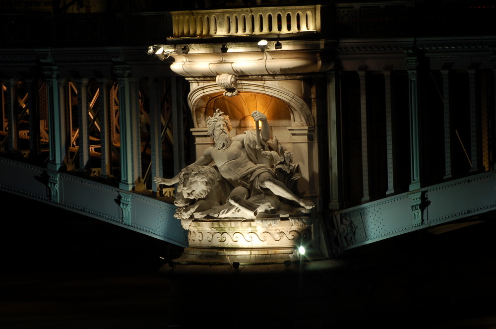 Un des ponts de Lyon (pilier)