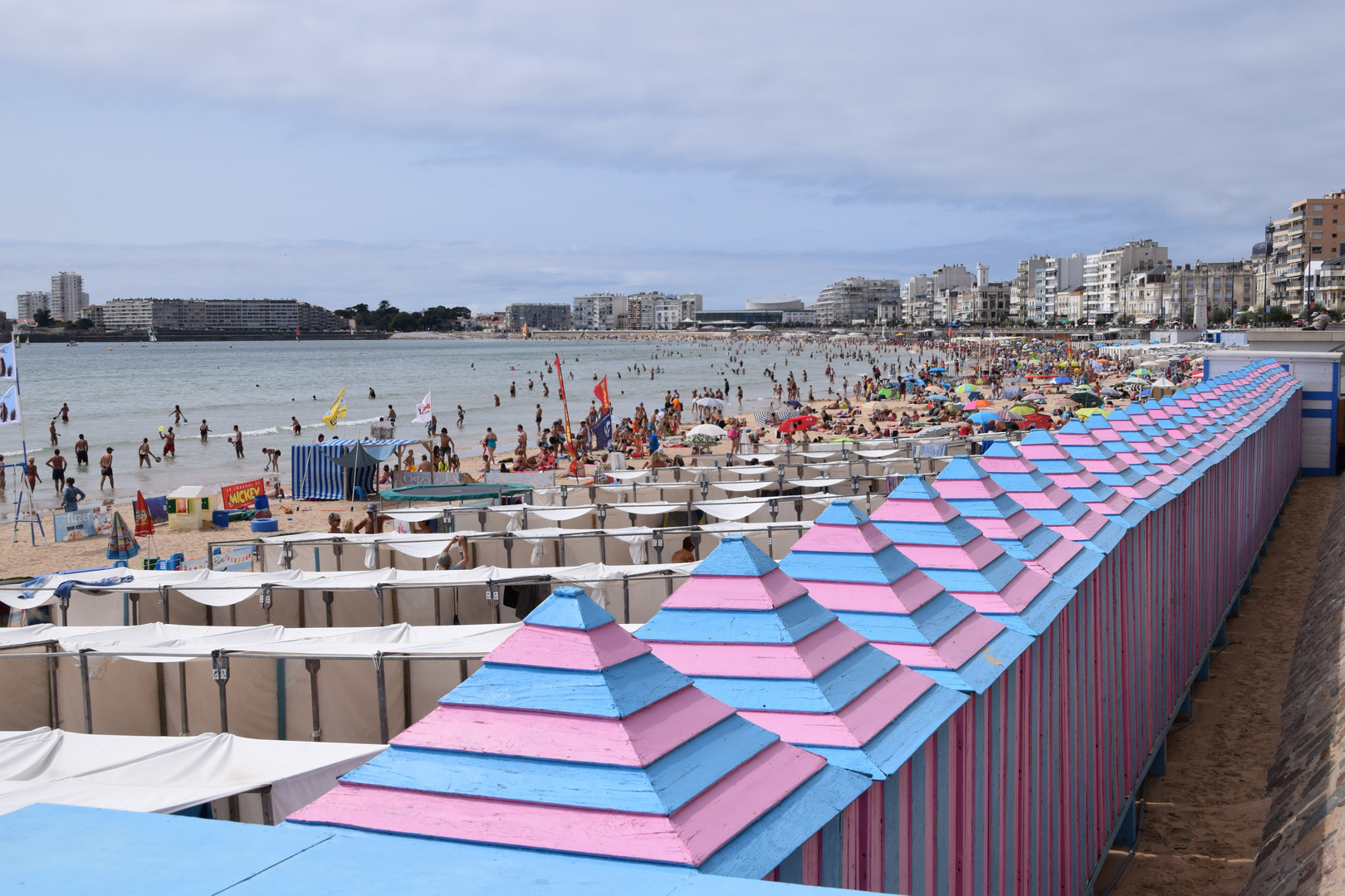 un dimanche coloré aux sables d'Olonne 