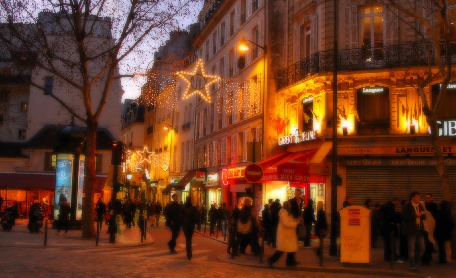 Un Dimanche soir à Paris.....