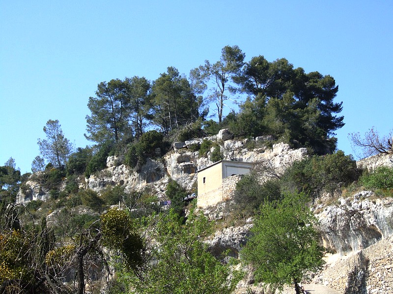 Un endroit escarpé du village de Minerve, Aude