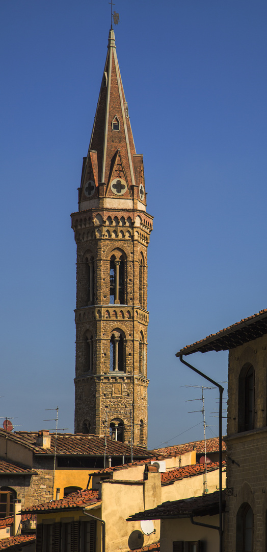 Un gioiello architettonico: il campanile della Badia Fiorentina