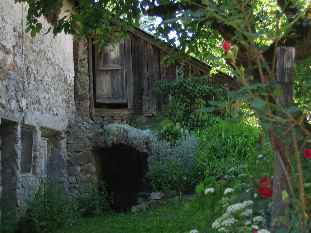 Un Grenier au fond du jardin