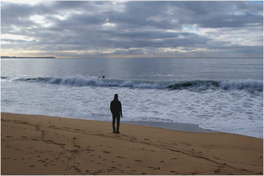 un homme à la mer