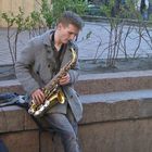 Un homme et le saxophone