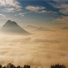 un insolito mare di nebbia sopra Lugano e i lago presa quasi 35 anni fa