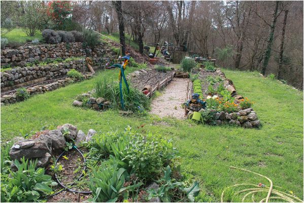 un jardin du village