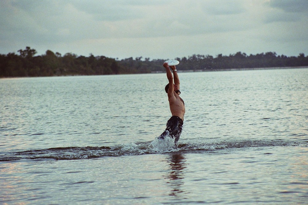 un joli plongeon au soleil couchant (malgache)